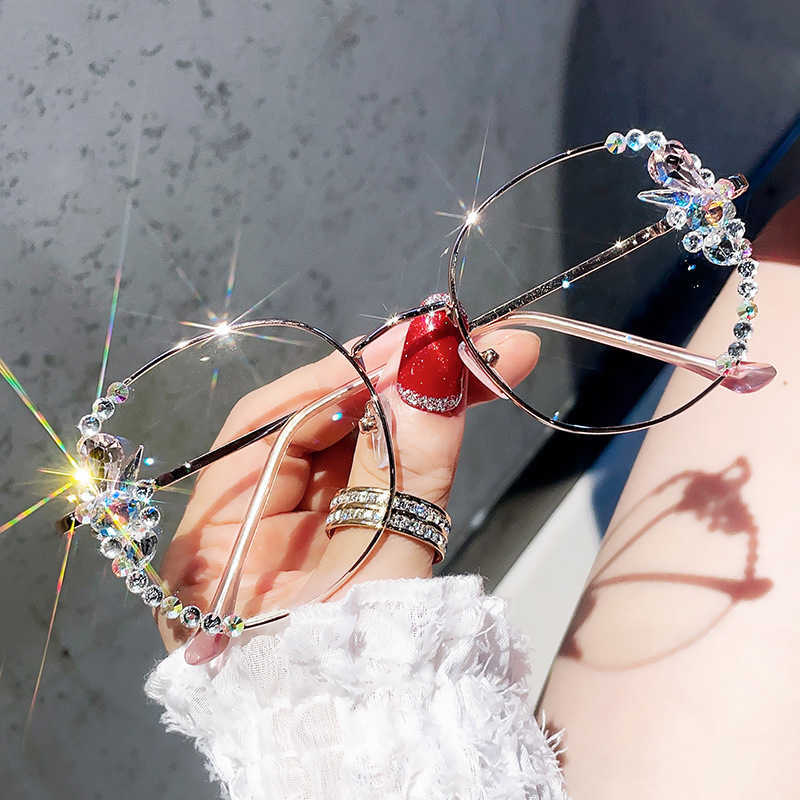 Sunglasses 2023 new New water diamond anti-blue radiation for women anti-fatigue slimming and facial light glasses Han Banchao
Sunglasses 2023 new New water diamond anti-blue radiation for women anti-fatigue slimming and facial light glasses Han Banchao