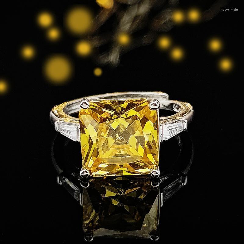 Wedding Rings Luxury Yellow Color Princess Engagement Ring For Women Anniversary Gift Jewelry Wholesale R6548Wedding Toby22
Wedding Rings Luxury Yellow Color Princess Engagement Ring For Women Anniversary Gift Jewelry Wholesale R6548Wedding Toby22