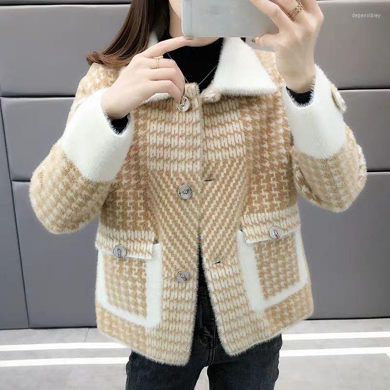 Women's Knits Imitation Mink Velvet Jacket Women 2023 Autumn And Winter Korean Version Loose Houndstooth Square Collar Knitted Cardigan, Black
Women's Knits Imitation Mink Velvet Jacket Women 2023 Autumn And Winter Korean Version Loose Houndstooth Square Collar Knitted Cardigan, Black