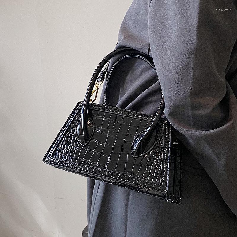 Evening Bags Minority Design Bag 2023 Autumn/winter Female Messenger Square, Crocodile - black
Evening Bags Minority Design Bag 2023 Autumn/winter Female Messenger Square, Crocodile - black