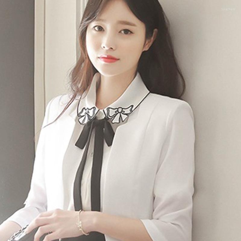 Women's Blouses Embroidered Black Belt Bowknot Necklace Vest Blouse Shirt Detachable Fashion Sweater False Collar, Picture shown
Women's Blouses Embroidered Black Belt Bowknot Necklace Vest Blouse Shirt Detachable Fashion Sweater False Collar, Picture shown