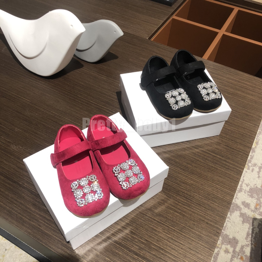 New Spring/Summer Baby Girl Shoes Patent Leather Princess Shoes Fashion Rhinestone 1-3Year Infant Toddler Shoes, Black
New Spring/Summer Baby Girl Shoes Patent Leather Princess Shoes Fashion Rhinestone 1-3Year Infant Toddler Shoes, Black