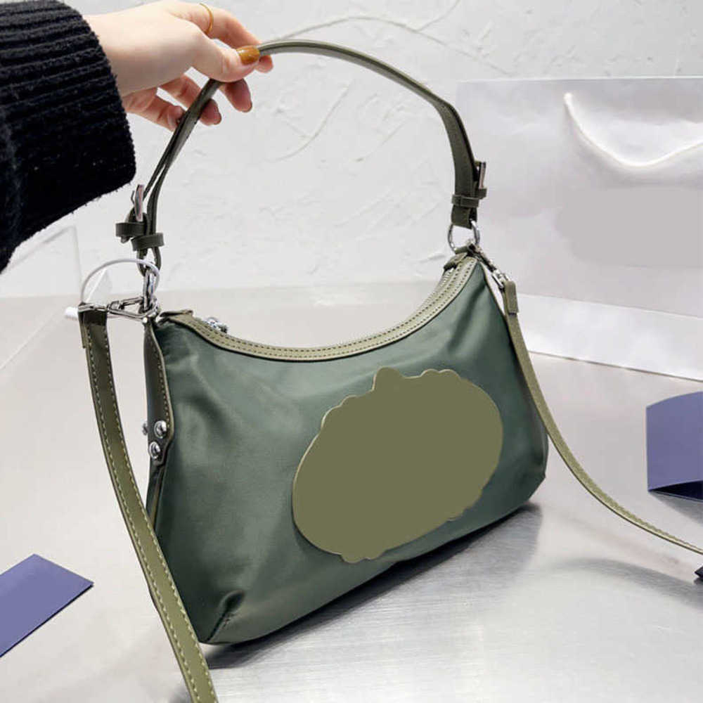 Triangle Hobo Nylon Underarm Bag Totes Tote Bag Womens Designer Bag Shoulder Designers Handbag Purse Wallet Fashion Bags Ladies Baguette 221210
Triangle Hobo Nylon Underarm Bag Totes Tote Bag Womens Designer Bag Shoulder Designers Handbag Purse Wallet Fashion Bags Ladies Baguette 221210