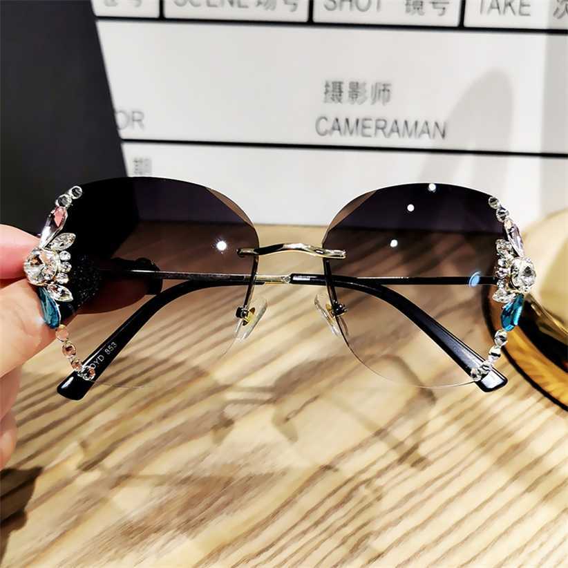 2023 new Net red belt drilling Women's anti ultraviolet radiation big round face thin Sunglasses New Korean fashion in
2023 new Net red belt drilling Women's anti ultraviolet radiation big round face thin Sunglasses New Korean fashion in