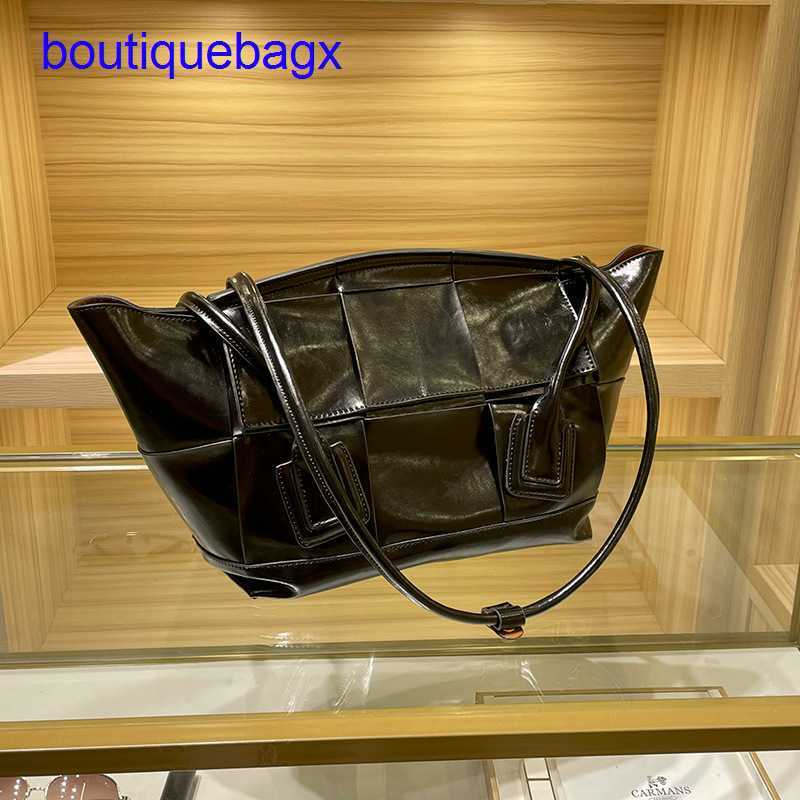 Luxury Bottegss Venetss Arco Evening Bags online store Green New Fashion Kamans Big Women's 2023 Woven Oil Wax Large Tote With logo PP8S, Green6
Luxury Bottegss Venetss Arco Evening Bags online store Green New Fashion Kamans Big Women's 2023 Woven Oil Wax Large Tote With logo PP8S, Green6