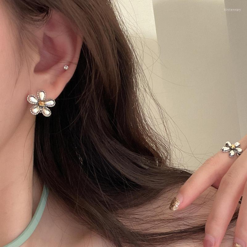 Stud Earrings Sweet Flower For Women Earring Modern Korean Fashion Cute Teens Girl Party Jewelry Accessories
Stud Earrings Sweet Flower For Women Earring Modern Korean Fashion Cute Teens Girl Party Jewelry Accessories