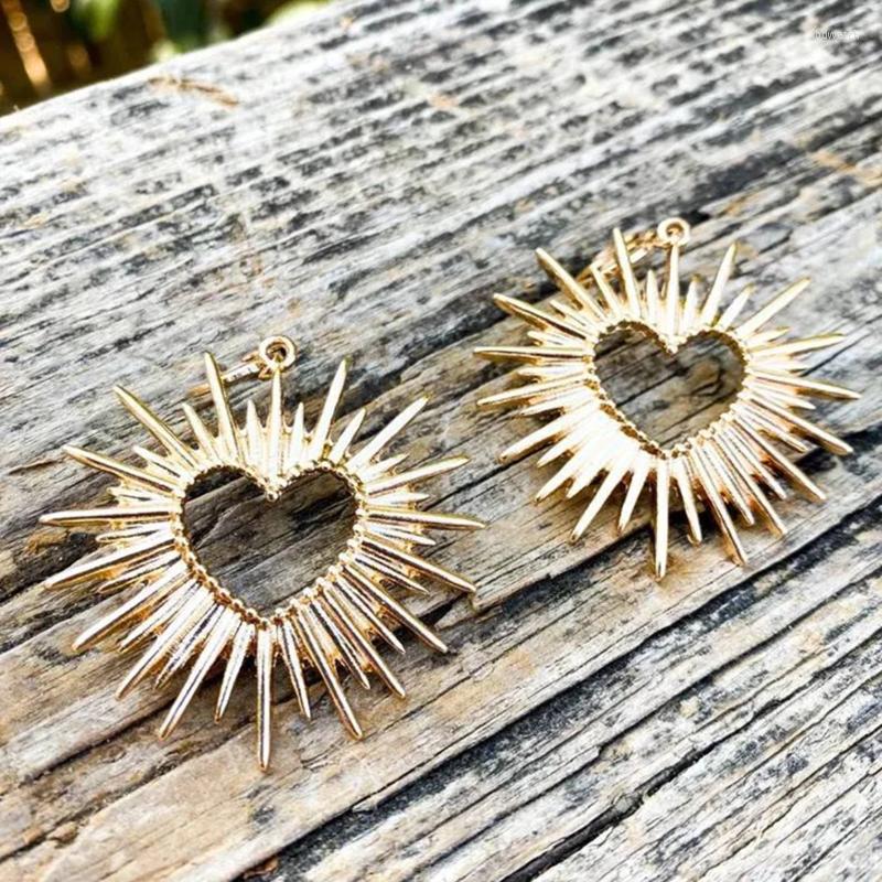 Dangle Earrings VALENTINES Hollow Out Heart Drop For Women Gold Plated Boho Metal Spike Ear Accessories Flaming
Dangle Earrings VALENTINES Hollow Out Heart Drop For Women Gold Plated Boho Metal Spike Ear Accessories Flaming