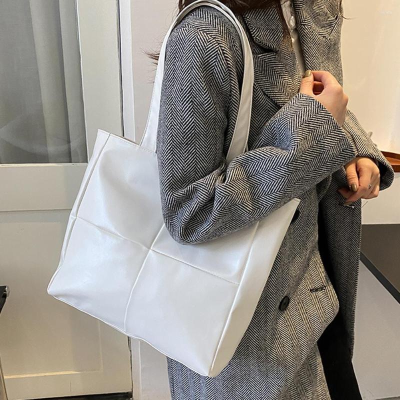 Evening Bags Women PU Leather Cotton Padded Handbag Lady Lattice Solid Color Top-handle Bag Large Capacity Handbags Clutch, White
Evening Bags Women PU Leather Cotton Padded Handbag Lady Lattice Solid Color Top-handle Bag Large Capacity Handbags Clutch, White