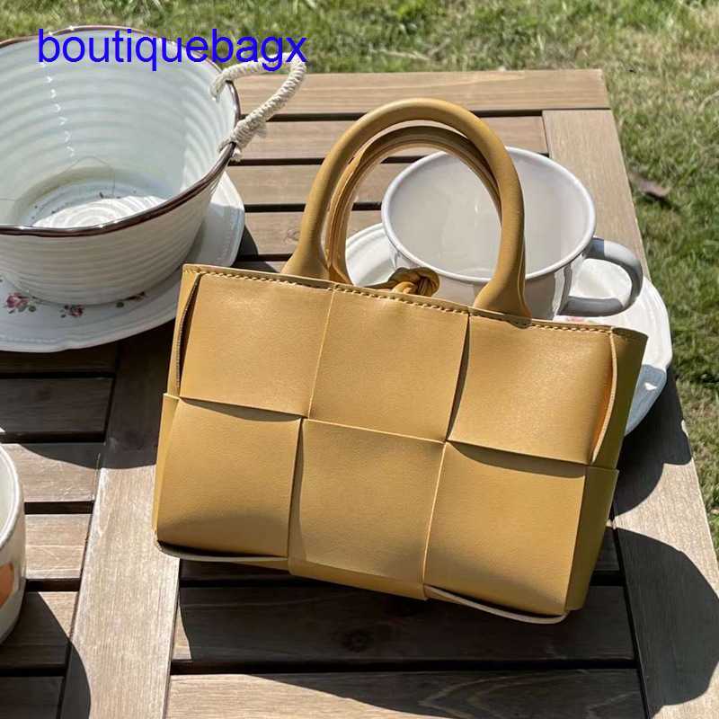 Luxury Bottegss Venetss Arco Evening Bags online store Korean Large bag style women's 2023 textured new shoulder large capacity wo With logo P74R, White7
Luxury Bottegss Venetss Arco Evening Bags online store Korean Large bag style women's 2023 textured new shoulder large capacity wo With logo P74R, White7