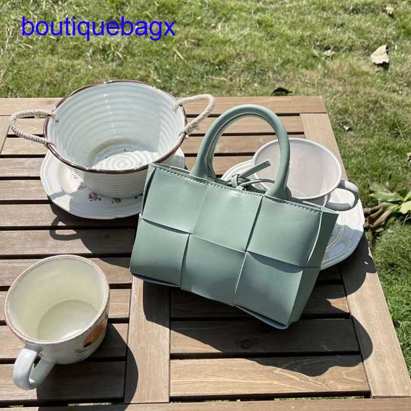 Luxury Bottegss Venetss Arco Evening Bags online store style women's 2023 new Korean Large textured bag shoulder large capacity wo With logo OCN1, White7
Luxury Bottegss Venetss Arco Evening Bags online store style women's 2023 new Korean Large textured bag shoulder large capacity wo With logo OCN1, White7