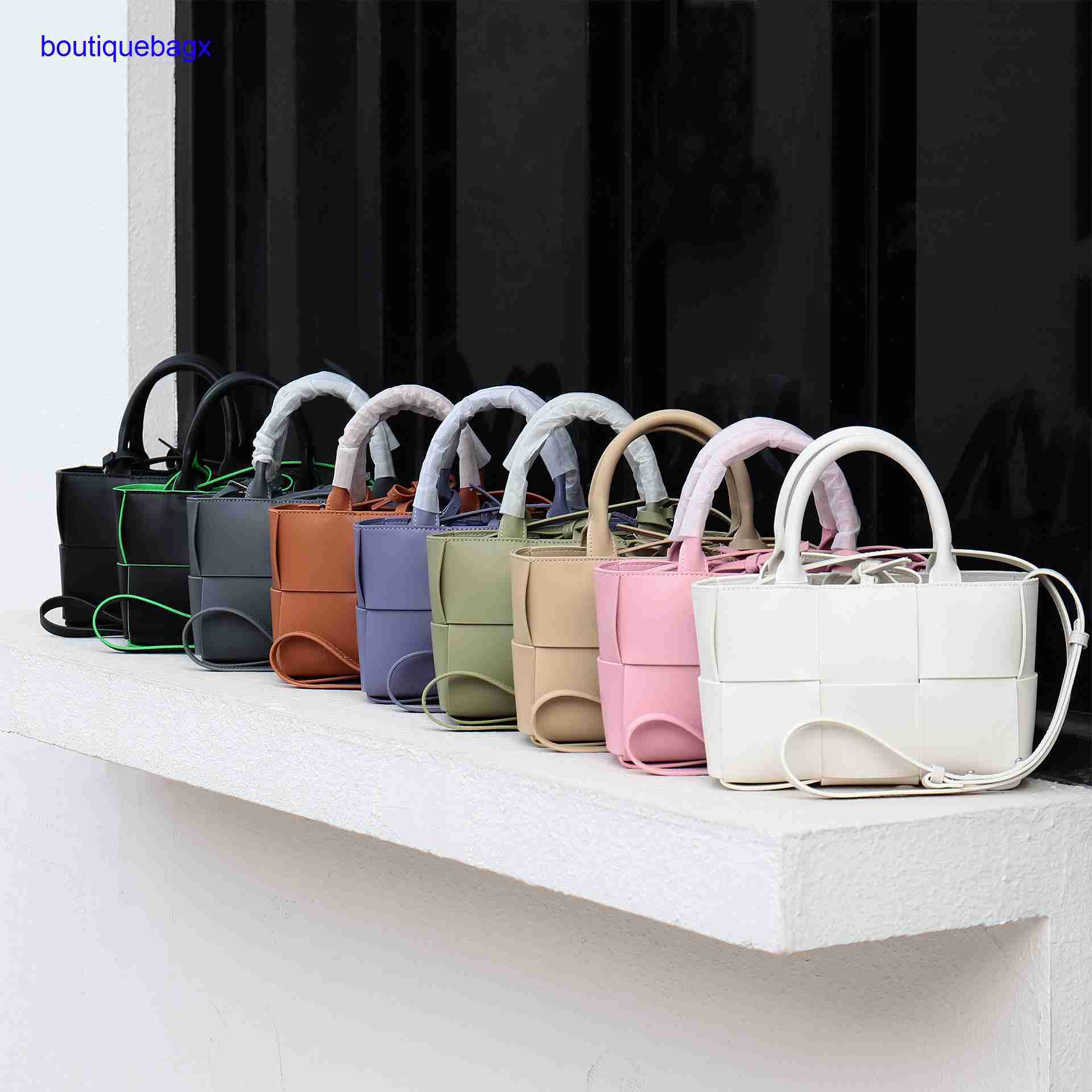 Luxury Bottegss Venetss Arco Evening Bags online store 2023 new large size hand-woven bag simple and versatile child-and-mother tr With logo GTO1, White3
Luxury Bottegss Venetss Arco Evening Bags online store 2023 new large size hand-woven bag simple and versatile child-and-mother tr With logo GTO1, White3