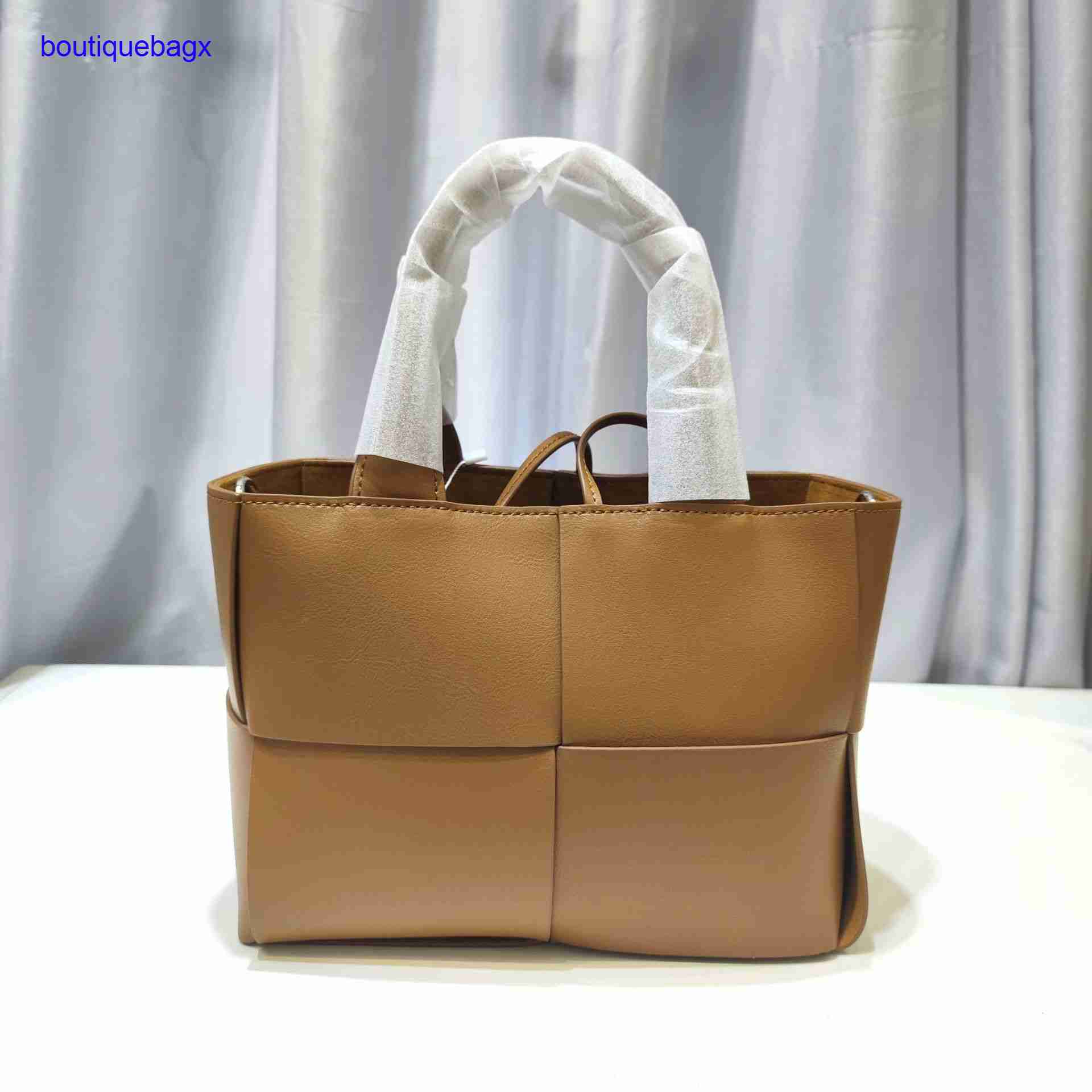 Luxury Bottegss Venetss Arco Evening Bags online store Hye Kyo's same genuine leather checkered woven Song handbag tote shopping S With logo GWVF, Yellow4
Luxury Bottegss Venetss Arco Evening Bags online store Hye Kyo's same genuine leather checkered woven Song handbag tote shopping S With logo GWVF, Yellow4