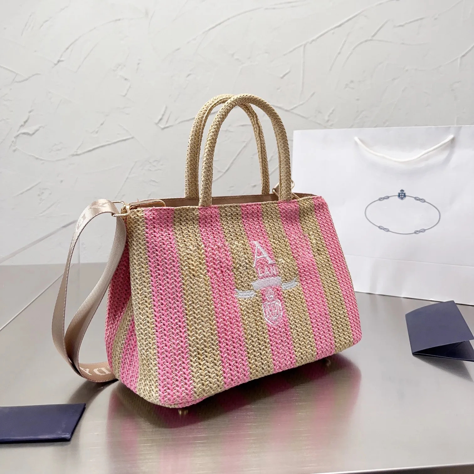 Womens Summer Shouder Bags Genuine Raffia Braided Embroidered Letters Totes Luxury Designer Women Handbags Shopping Outdoor Handbag With Triangle Badge, Customize
Womens Summer Shouder Bags Genuine Raffia Braided Embroidered Letters Totes Luxury Designer Women Handbags Shopping Outdoor Handbag With Triangle Badge, Customize