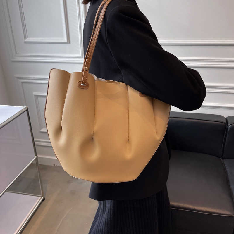 top Women Bucket Shoulder Bags Large Capacity Fashion Retro Handbags Female Texture Stripe Tote Bags Pu Leather Solid Color Bags 230308, Beige
top Women Bucket Shoulder Bags Large Capacity Fashion Retro Handbags Female Texture Stripe Tote Bags Pu Leather Solid Color Bags 230308, Beige