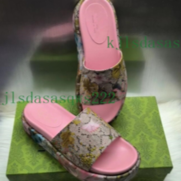 QW 2023 Fashion Mens Womens Floral brocade Slippers Slide Designer Luxury Flat High Heels Flip Flops Embroidered Platform Rubber Sandal Leather Casual Shoe 35-44, Pink 
QW 2023 Fashion Mens Womens Floral brocade Slippers Slide Designer Luxury Flat High Heels Flip Flops Embroidered Platform Rubber Sandal Leather Casual Shoe 35-44, Pink
