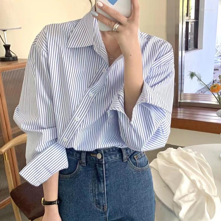Women's Blouses Korea Chic Women Blue Striped Asymmetrical Blouse Lady Fashion Turn-down Collar Long Sleeve Single Breasted Casual Shirt
Women's Blouses Korea Chic Women Blue Striped Asymmetrical Blouse Lady Fashion Turn-down Collar Long Sleeve Single Breasted Casual Shirt