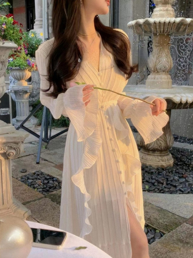 Casual Dresses Pleated Ruffle Dress Women's Clothing Long Sleeves White Long Dress Spring and Autumn Korean Retro Fashion Grace 230313, Apricot top
Casual Dresses Pleated Ruffle Dress Women's Clothing Long Sleeves White Long Dress Spring and Autumn Korean Retro Fashion Grace 230313, Apricot top