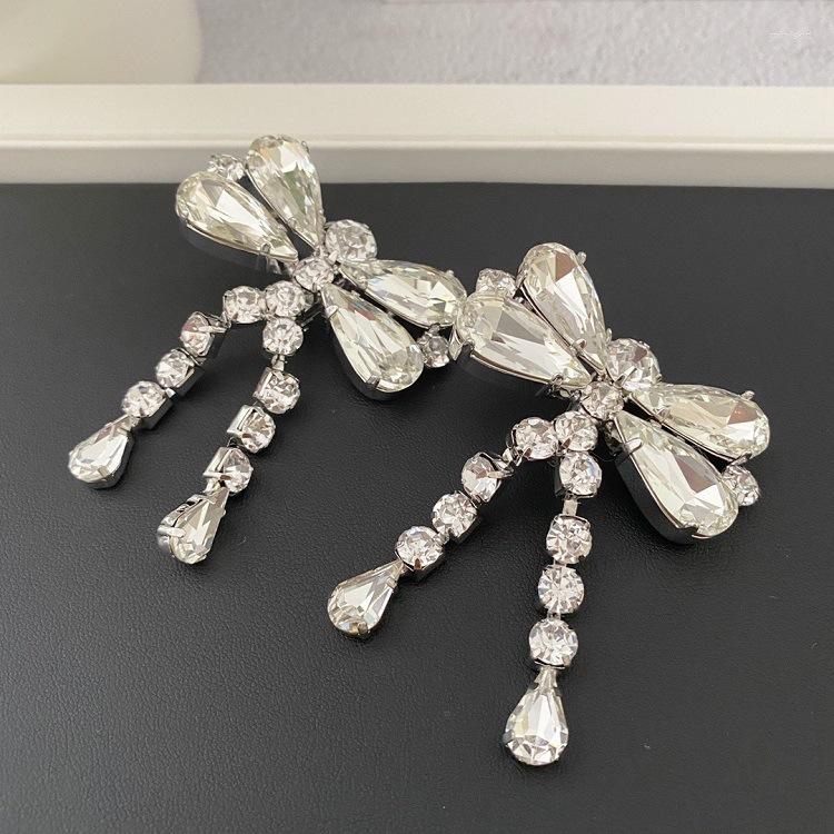 Hoop Earrings Retro European And American Exaggerated Full Bow Crystal Tassel Dragonfly Ear Clip
Hoop Earrings Retro European And American Exaggerated Full Bow Crystal Tassel Dragonfly Ear Clip