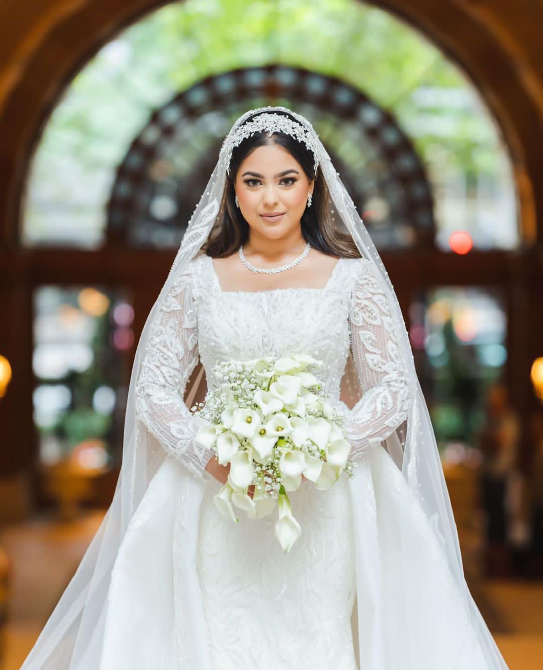 Luxury Mermaid Wedding Dresses Long Sleeves Bateau 3D Lace Hollow Beaded Sequins Appliques Detachable Train Pearls Bridal Gowns Plus Size Vestido de n