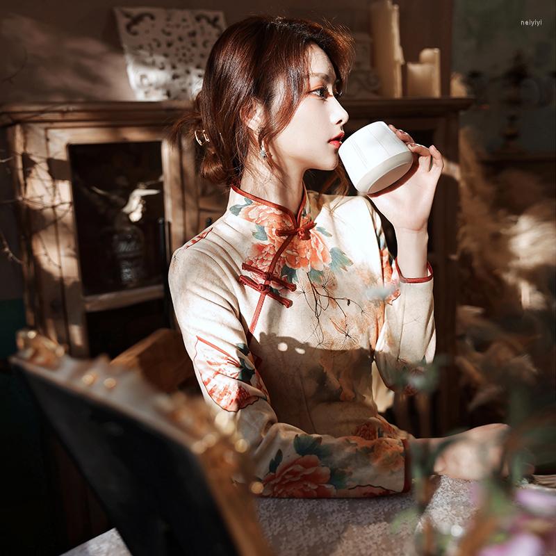 Ethnic Clothing Chinese Style Improved Cheongsam 2023 Autumn Winter Long Young Female High-end Long-sleeved Thick Qipao Dress
Ethnic Clothing Chinese Style Improved Cheongsam 2023 Autumn Winter Long Young Female High-end Long-sleeved Thick Qipao Dress