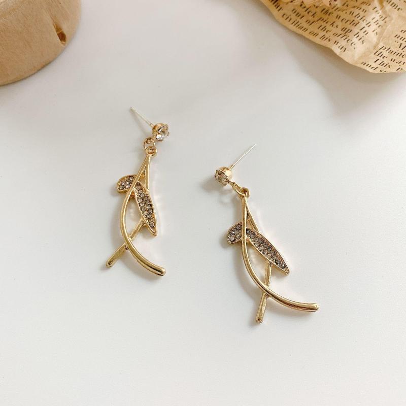 Dangle Earrings Colorful L Fashion 925 Silver Leaf Shape Long Tassel Zircon Stud For Women Party Trendy Friendship Jewelry Gifts
Dangle Earrings Colorful L Fashion 925 Silver Leaf Shape Long Tassel Zircon Stud For Women Party Trendy Friendship Jewelry Gifts