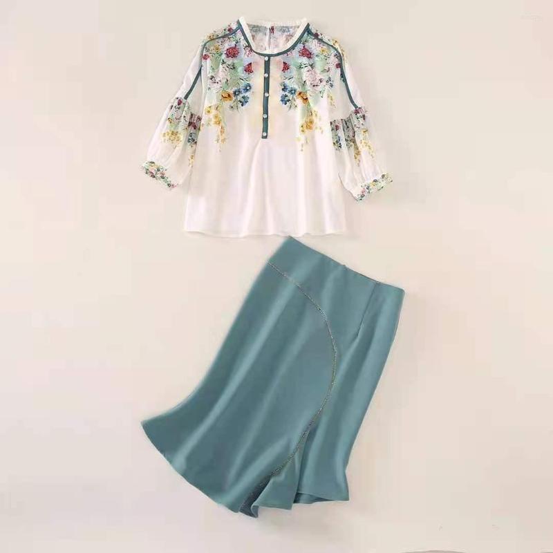Work Dresses European And American Women' Wear For Summer 2023 Printed Shirt With Three-quarter Sleeves Fish Tail Skirt Fashion Suits, White
Work Dresses European And American Women' Wear For Summer 2023 Printed Shirt With Three-quarter Sleeves Fish Tail Skirt Fashion Suits, White