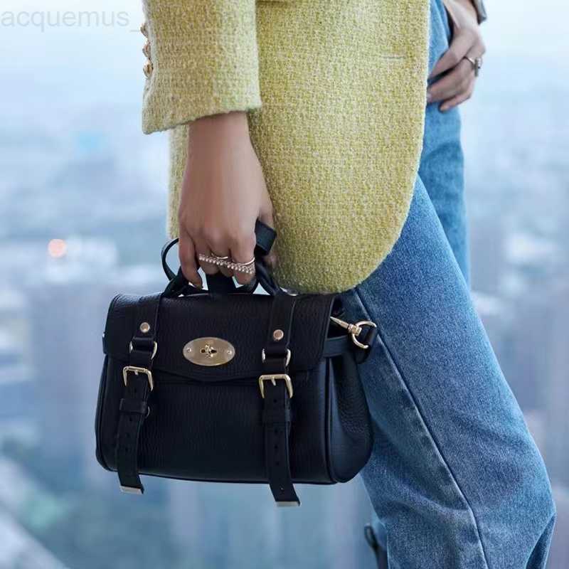 Lily Mulberries Bag Top Quality Designer Shoulder Bags Women Handbag British brand genuine leather Satchels crossbody bag Tote messenger 4ZM7, Dark green
Lily Mulberries Bag Top Quality Designer Shoulder Bags Women Handbag British brand genuine leather Satchels crossbody bag Tote messenger 4ZM7, Dark green