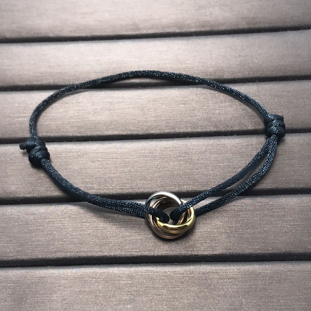 Charm Bracelets High quality threering threecolor lucky bracelet The size can be adjusted arbitrarily Comes with dust bag couple bracelet 230313
Charm Bracelets High quality threering threecolor lucky bracelet The size can be adjusted arbitrarily Comes with dust bag couple bracelet 230313