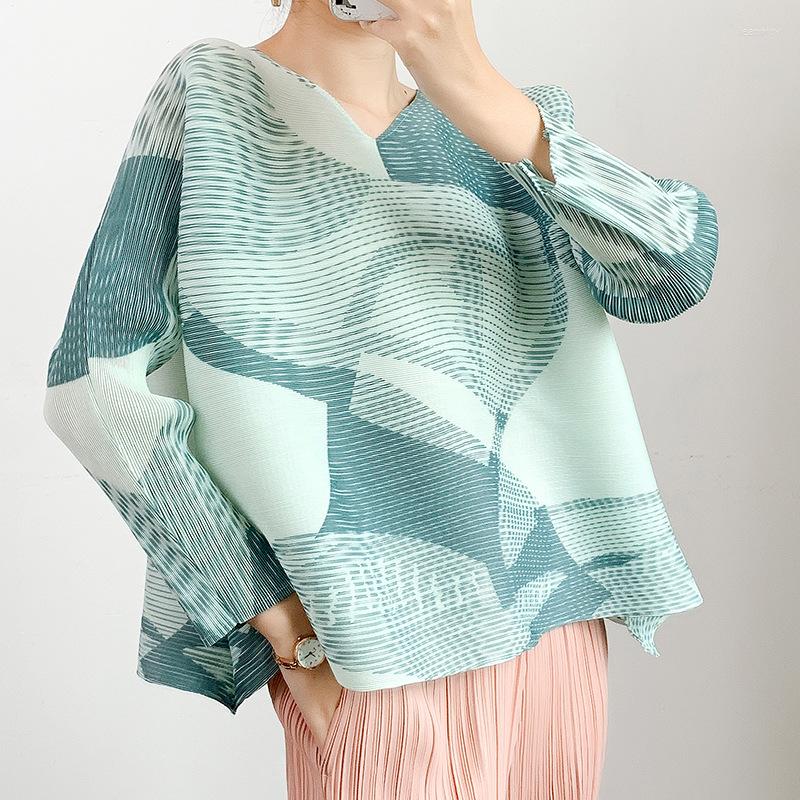 Women's T Shirts YUDX Miyake Line Gradient Printed Pleated Top Spring/summer 2023 Loose Large Round Neck Three-quarter Sleeve Women's, Black
Women's T Shirts YUDX Miyake Line Gradient Printed Pleated Top Spring/summer 2023 Loose Large Round Neck Three-quarter Sleeve Women's, Black