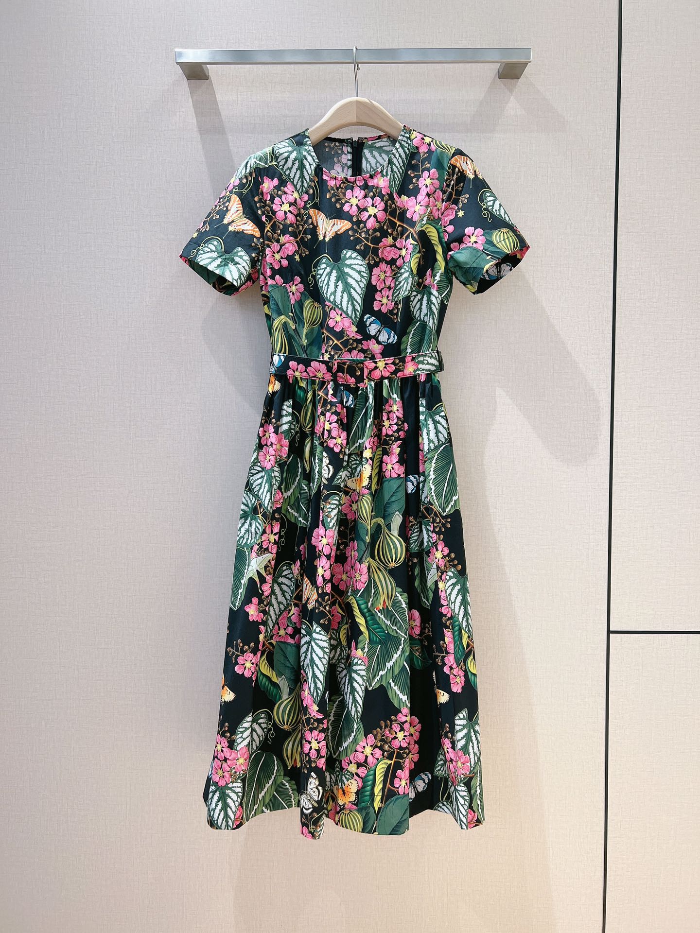 The new dress in early spring of 2023, with colorful flower elements, creates a romantic girl, Yellow
The new dress in early spring of 2023, with colorful flower elements, creates a romantic girl, Yellow