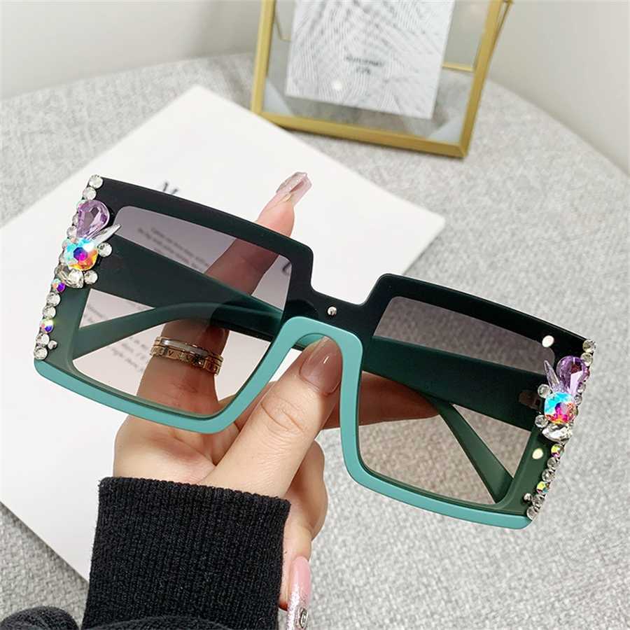 

Sunglasses 2023 new Large frame with diamond sunglasses prevent ultraviolet rays strong light; driver drives shade the car and take photos; women's