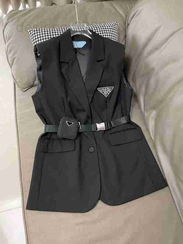 Women's Suits & Blazers Designer Fashion 2023 Women Lapel Elegant Vest With Bag Belt Sleeveless Solid Triangle Sequin Jacket Summer Single Breasted Waistcoat T4F6, Black
Women's Suits & Blazers Designer Fashion 2023 Women Lapel Elegant Vest With Bag Belt Sleeveless Solid Triangle Sequin Jacket Summer Single Breasted Waistcoat T4F6, Black