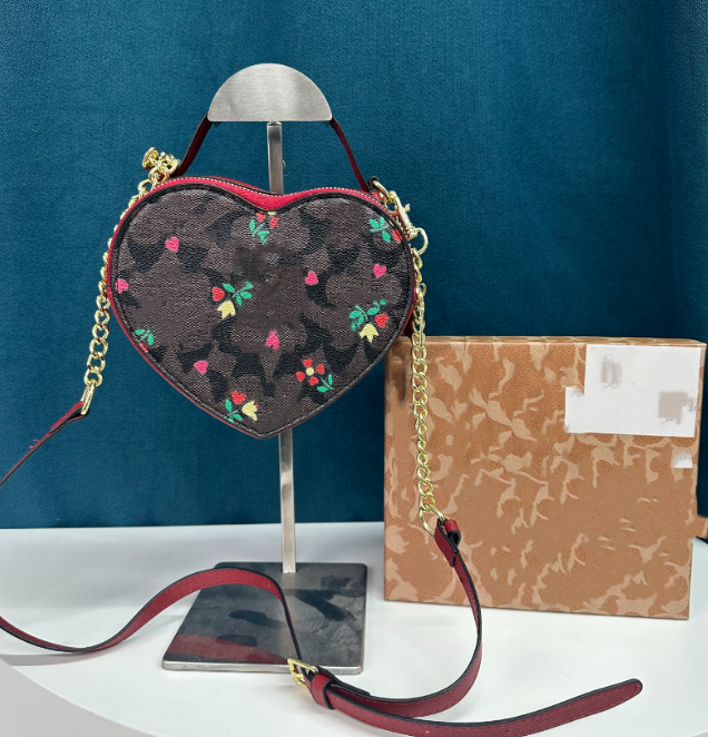 New Classic Lolita Heart Bag Cute Elegant Heart-Shaped Women's Bags Trendy Crossbody Handbag Valentine's Day Gift, With logo
New Classic Lolita Heart Bag Cute Elegant Heart-Shaped Women's Bags Trendy Crossbody Handbag Valentine's Day Gift, With logo
