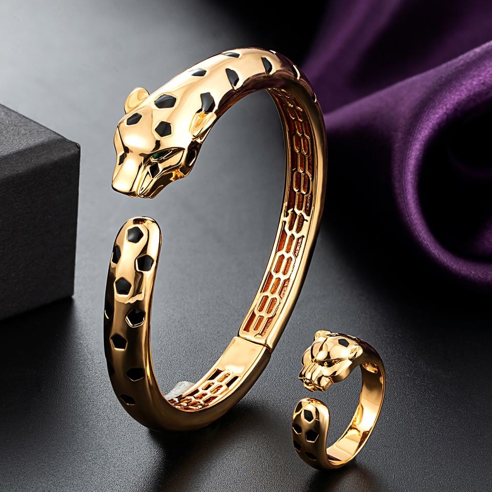 Wedding Jewelry Sets Zlxgirl Statement Punk Black Spots Leopard bangle with Ring set Fashion Animal Panther bracelet for Women Party gifts free ship 230313
Wedding Jewelry Sets Zlxgirl Statement Punk Black Spots Leopard bangle with Ring set Fashion Animal Panther bracelet for Women Party gifts free ship 230313