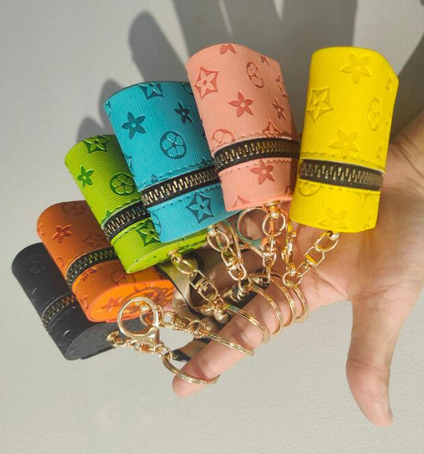 Designer Printing Keychain Wallet Keyring Purse Pendant Car Chain Charm Bucket Bag Flower Mini Coin Holder Keychains Bag Trinket Gifts Accessories
Designer Printing Keychain Wallet Keyring Purse Pendant Car Chain Charm Bucket Bag Flower Mini Coin Holder Keychains Bag Trinket Gifts Accessories