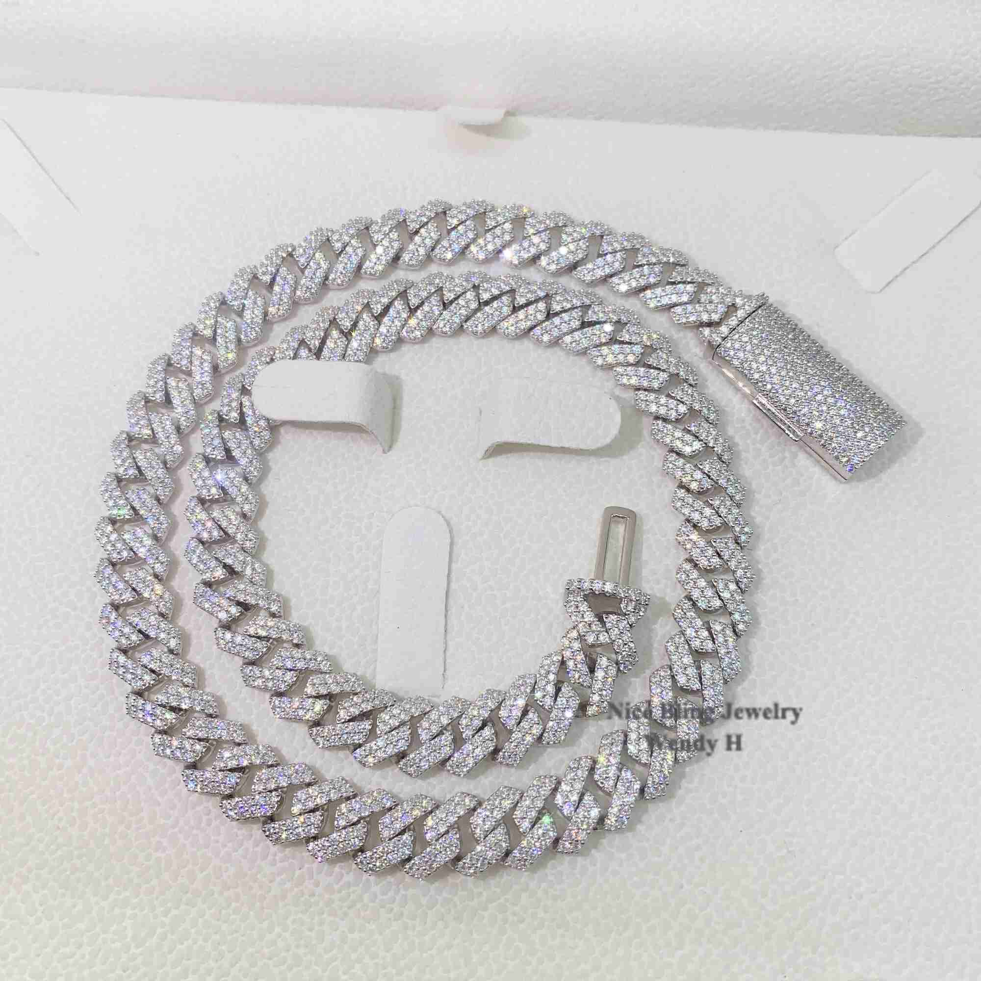 Fine Hip Hop Jewelry Necklace 10mm 2rows Prong Vvs1 Moissanite Diamond Iced Out Cuban Link Chain
Fine Hip Hop Jewelry Necklace 10mm 2rows Prong Vvs1 Moissanite Diamond Iced Out Cuban Link Chain