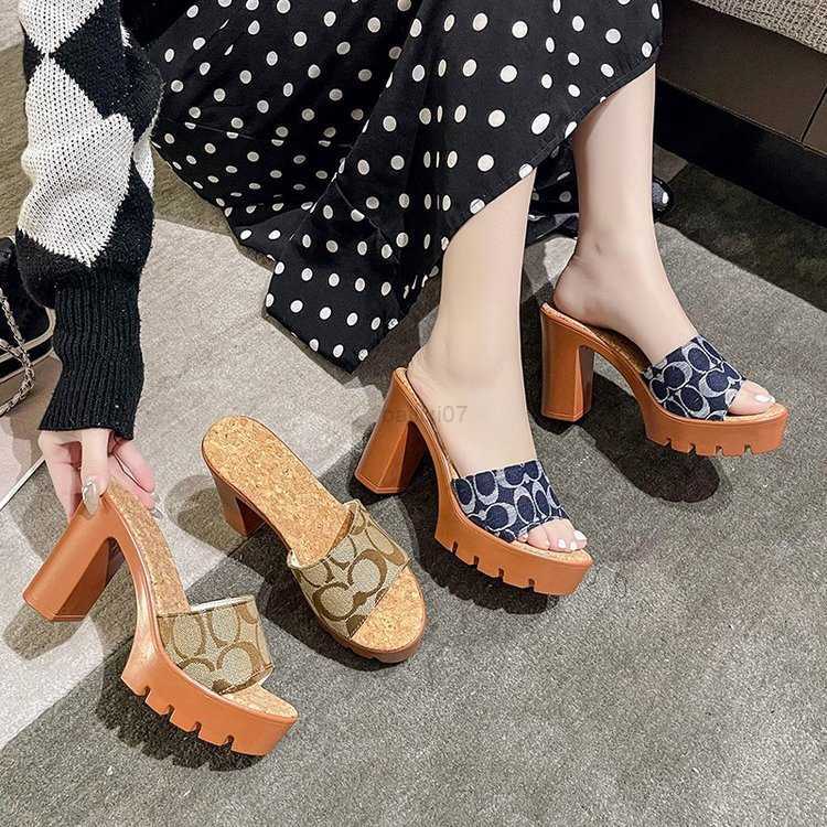 Slippers Designer Sandals High Heels Fashion Good Quality Flip-flop Printed Slippers Luxury Women Shoe Y2303, Blue
Slippers Designer Sandals High Heels Fashion Good Quality Flip-flop Printed Slippers Luxury Women Shoe Y2303, Blue