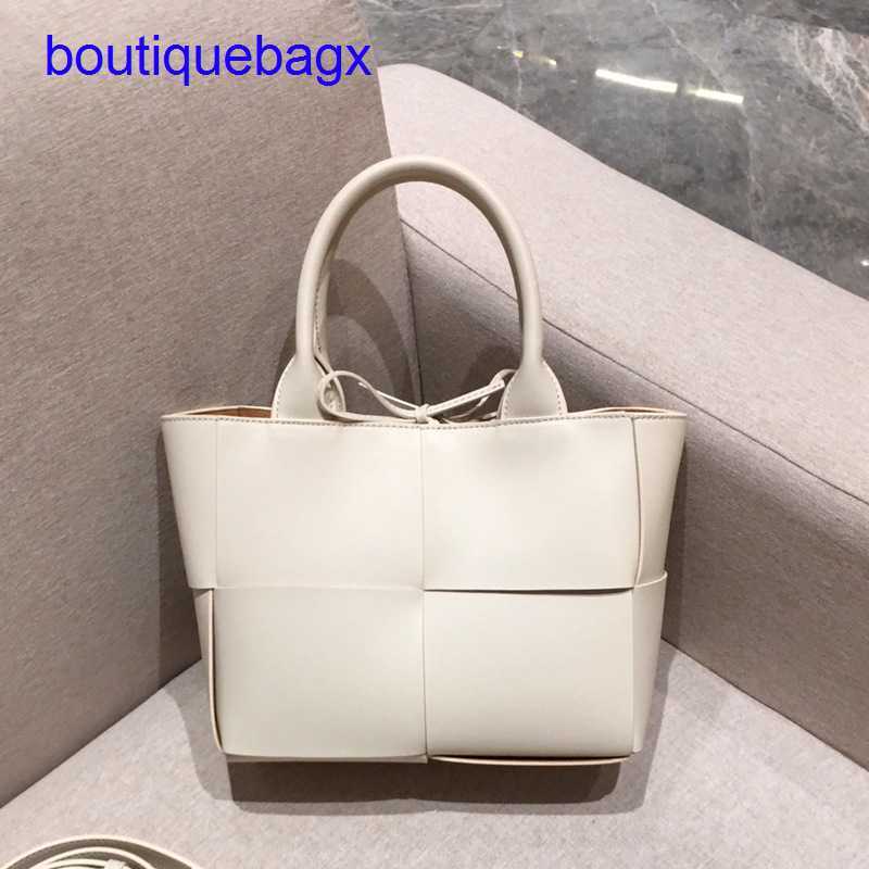 Luxury Bottegss Venetss Arco Evening Bags online store genuine cowhide woven bag Simple large capacity Wind cross body women's Com With logo J98V, Yellow6
Luxury Bottegss Venetss Arco Evening Bags online store genuine cowhide woven bag Simple large capacity Wind cross body women's Com With logo J98V, Yellow6