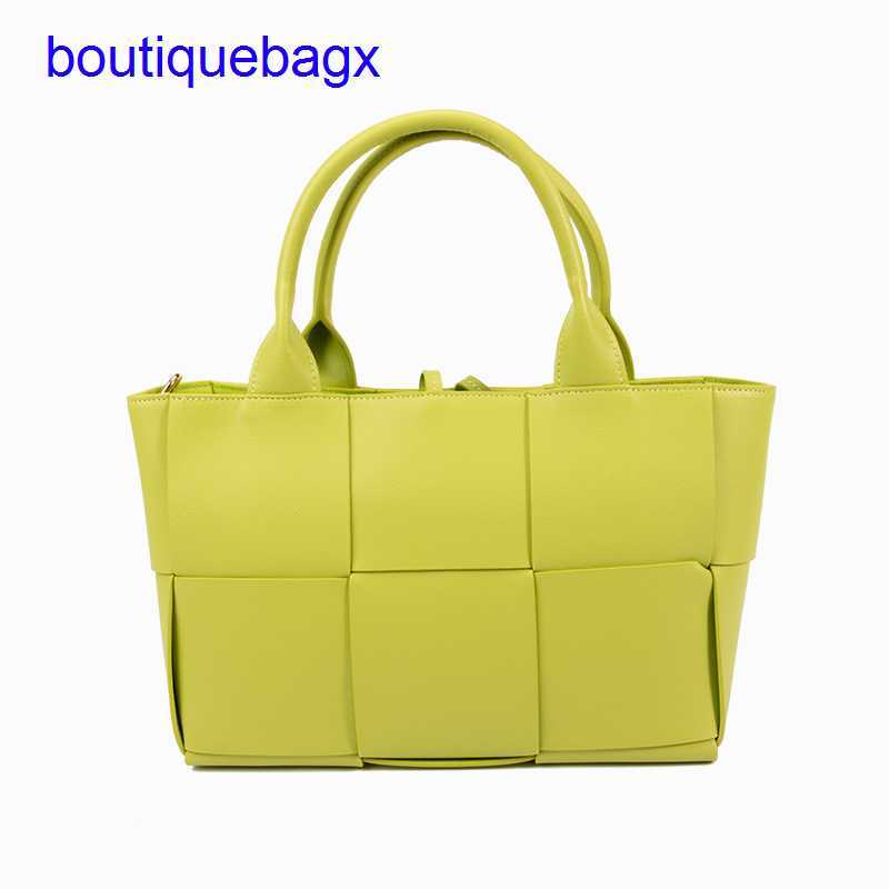 Luxury Bottegss Venetss Arco Evening Bags online store Cowhide Woven Tote Vegetable 2023 Summer Basket New Large Capacity Removabl With logo 1NPQ, Black3
Luxury Bottegss Venetss Arco Evening Bags online store Cowhide Woven Tote Vegetable 2023 Summer Basket New Large Capacity Removabl With logo 1NPQ, Black3