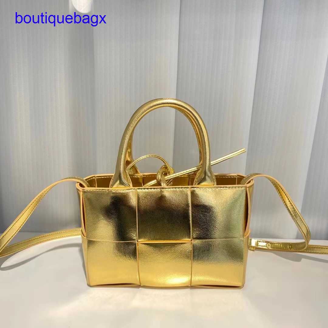 Luxury Bottegss Venetss Arco Evening Bags online store leather Spring 2023 new arco tote bag mini woven portable basket single sho With logo N0O9, Oat color
Luxury Bottegss Venetss Arco Evening Bags online store leather Spring 2023 new arco tote bag mini woven portable basket single sho With logo N0O9, Oat color