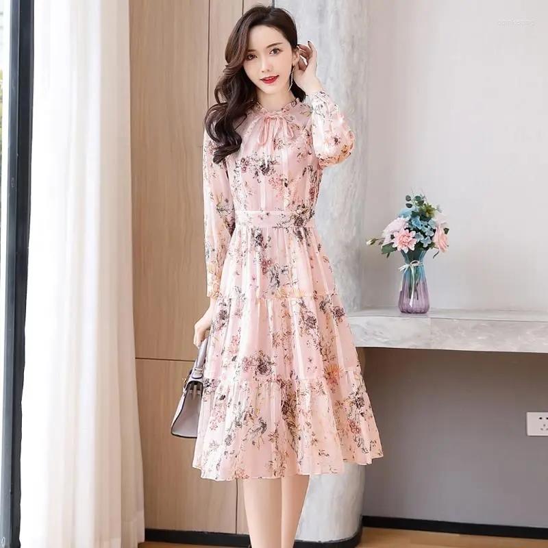 Casual Dresses Chiffon Dress Women' Spring And Autumn Style Slim Waist Temperament Celebrity Broken Flower Medium Length Skirt
Casual Dresses Chiffon Dress Women' Spring And Autumn Style Slim Waist Temperament Celebrity Broken Flower Medium Length Skirt