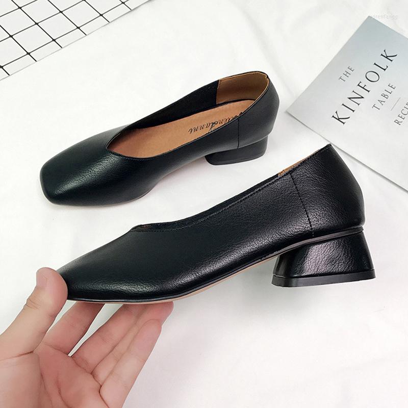 Dress Shoes Women 2023 Spring Lady Patent Leather Female Thick Heel Shallow Mouth Mid Woman Shoe Big Size 35-42, Beige
Dress Shoes Women 2023 Spring Lady Patent Leather Female Thick Heel Shallow Mouth Mid Woman Shoe Big Size 35-42, Beige