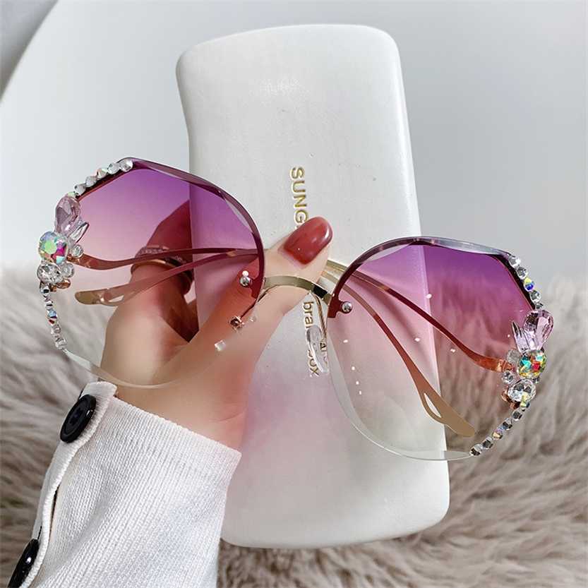 Sunglasses 2023 new Korean version Rhinestone proof crystal sunglasses diamond inlaid small fragrance glasses female
Sunglasses 2023 new Korean version Rhinestone proof crystal sunglasses diamond inlaid small fragrance glasses female