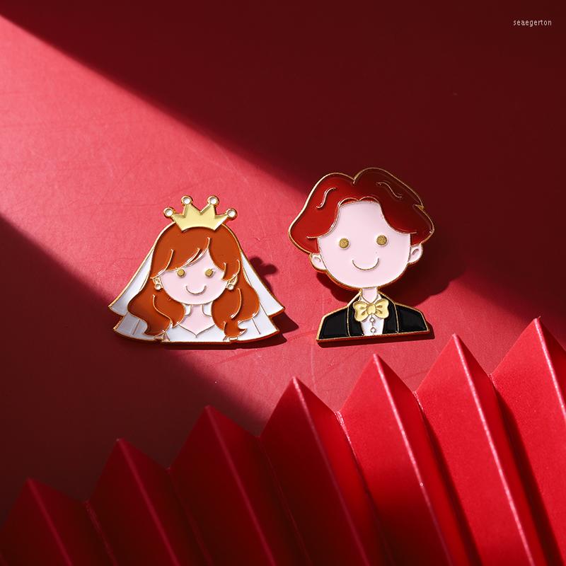 Brooches Chinese And Western Wedding Enamel Pins Bride Groom Brooch Lapel Badge Cartoon Pin Gift For Couples Friends Drop
Brooches Chinese And Western Wedding Enamel Pins Bride Groom Brooch Lapel Badge Cartoon Pin Gift For Couples Friends Drop