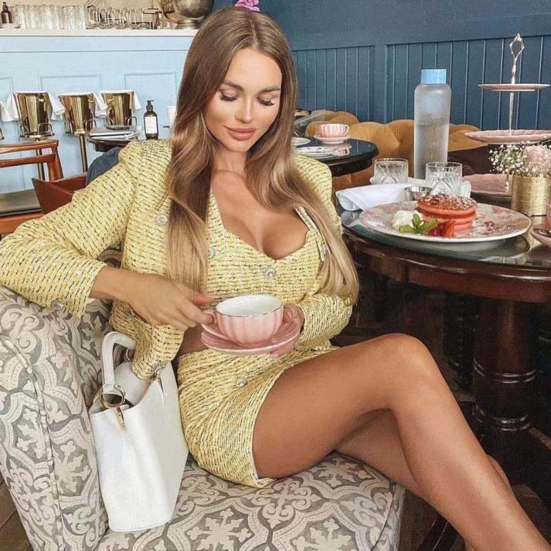 Women' Two Piece Pants Spring Summer Sexy Full Sleeves Beige Crystal Diamond-studded Tweed Suspender Coat Skirt Three Pieces Set 2023 Celeb, Clear
Women' Two Piece Pants Spring Summer Sexy Full Sleeves Beige Crystal Diamond-studded Tweed Suspender Coat Skirt Three Pieces Set 2023 Celeb, Clear