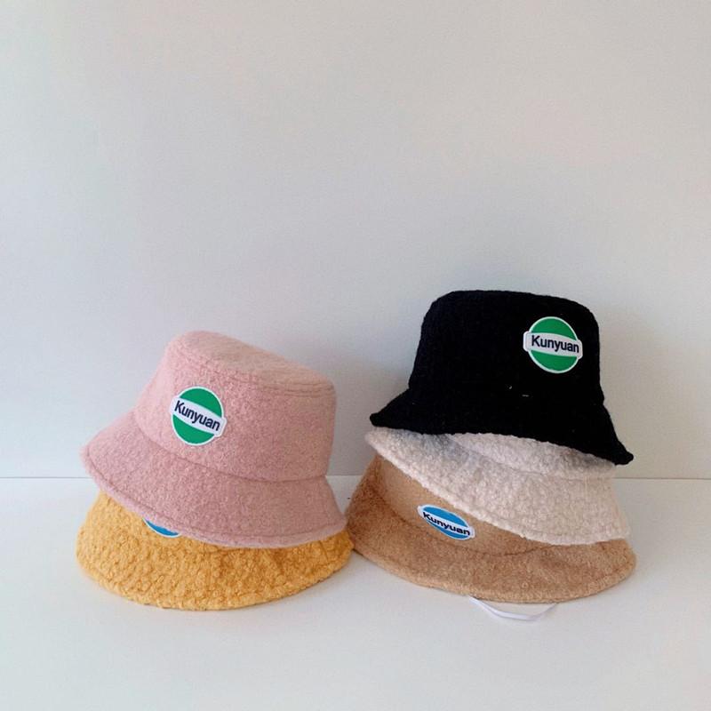 Berets Korean Children Lamb Hair Basin Hat Autumn And Winter Embroidery Round Standard Warm Fisherman Boys Girl 2-6yearsBerets, Picture color
Berets Korean Children Lamb Hair Basin Hat Autumn And Winter Embroidery Round Standard Warm Fisherman Boys Girl 2-6yearsBerets, Picture color