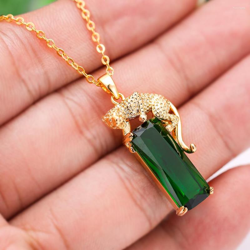 Pendant Necklaces Unique Gold Color Leopard Animal Necklace Lnlaid Emerald Cuboid Geometric For Women Exquisite Wedding Party Jewelry Gift
Pendant Necklaces Unique Gold Color Leopard Animal Necklace Lnlaid Emerald Cuboid Geometric For Women Exquisite Wedding Party Jewelry Gift