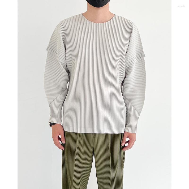 Men's T Shirts Miyake Pleated Homme Casual Loose T-shirts Tops Large Size Long Sleeve Tees Men Designer Clothes, Black
Men's T Shirts Miyake Pleated Homme Casual Loose T-shirts Tops Large Size Long Sleeve Tees Men Designer Clothes, Black