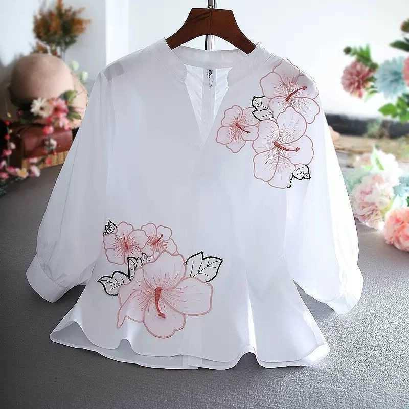 T Shirts White Shirt Women Chiffon Flower Embroidery Blouse V Neck Office Ladies Tops Casual High Quality Summer Puff Sleeve Blusas 058 Drlw
T Shirts White Shirt Women Chiffon Flower Embroidery Blouse V Neck Office Ladies Tops Casual High Quality Summer Puff Sleeve Blusas 058 Drlw