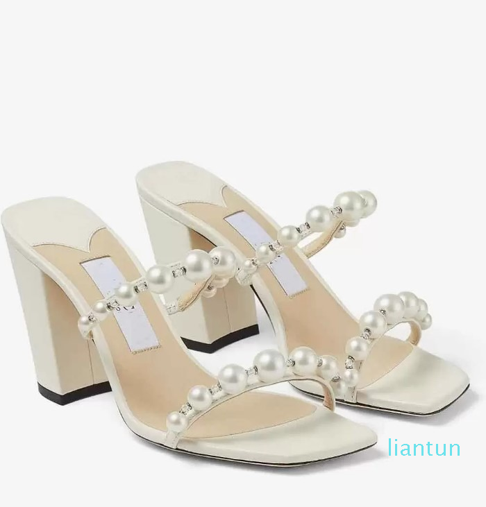 Summer Lxuxry Brands Amara Sandals Shoes For Women Nappa Leather Mules with Pearl Strappy Block Heels Comfort Fashion Slipper Walking EU35-43
Summer Lxuxry Brands Amara Sandals Shoes For Women Nappa Leather Mules with Pearl Strappy Block Heels Comfort Fashion Slipper Walking EU35-43